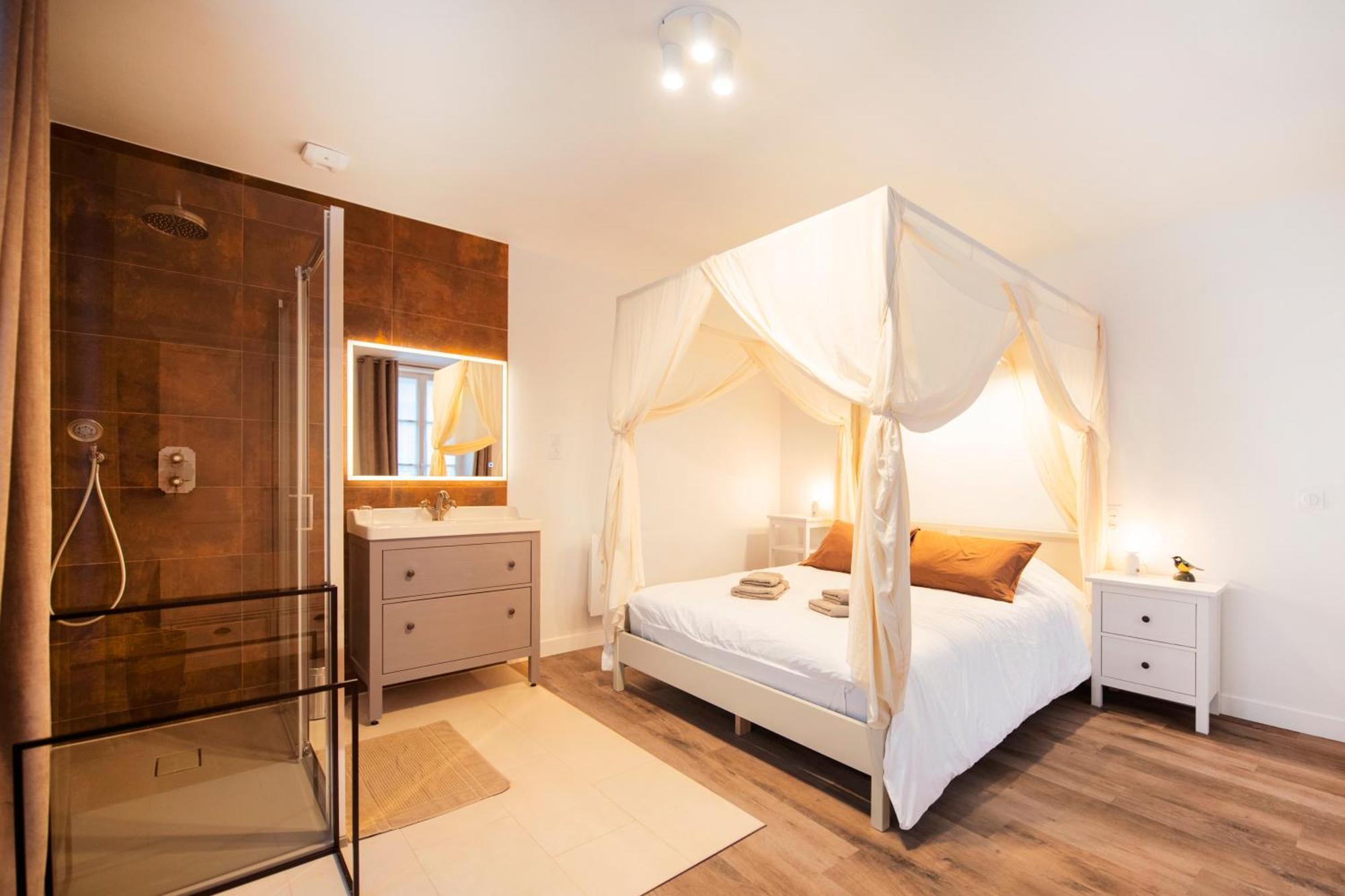 Le Laurencin Sens - Le Duplex - Coeur De Ville Luaran gambar