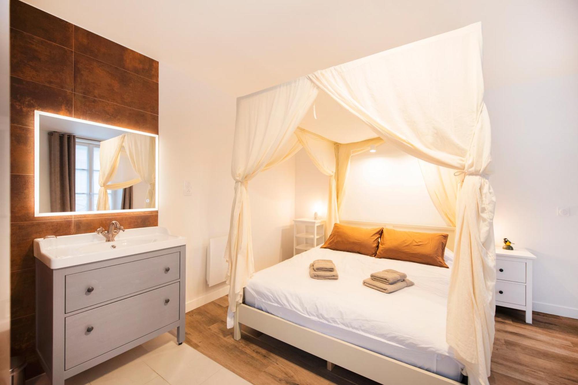 Le Laurencin Sens - Le Duplex - Coeur De Ville Luaran gambar
