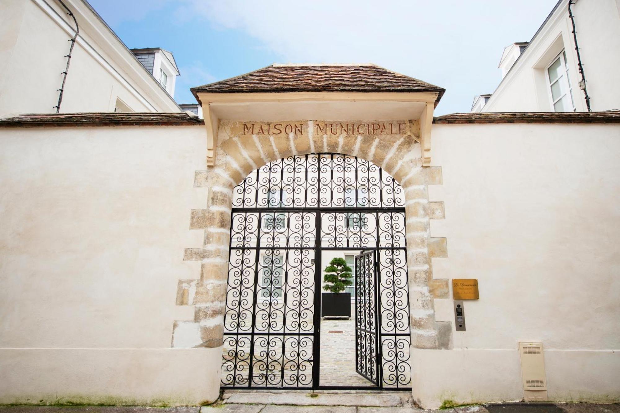 Le Laurencin Sens - Le Duplex - Coeur De Ville Luaran gambar